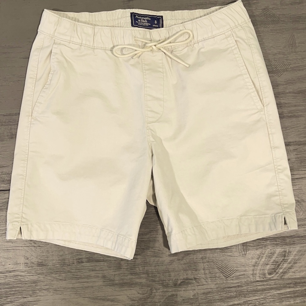 Abercrombie & Fitch Khaki Shorts sz: Small